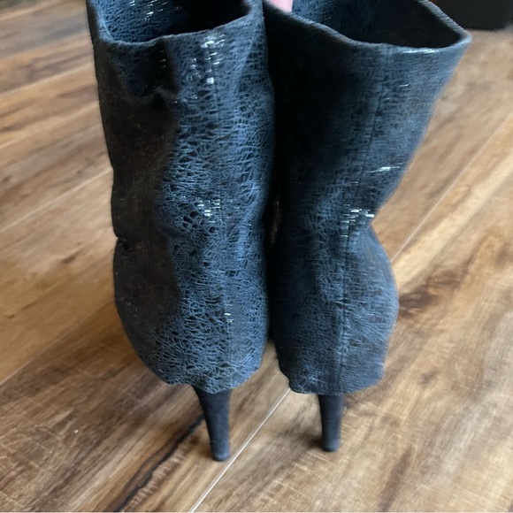 BCBG Generation Earla Black Suede Boots Mosaic Cuff Mid Calf Boots Sz 8 - Picture 5 of 7